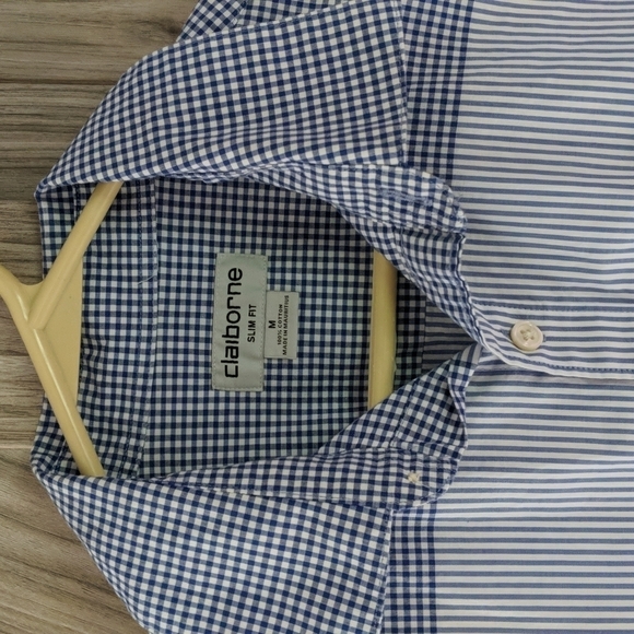Claiborne Slim Fit Men's Short Sleeve Button Down Shirt Size Medium - Picture 2 of 7